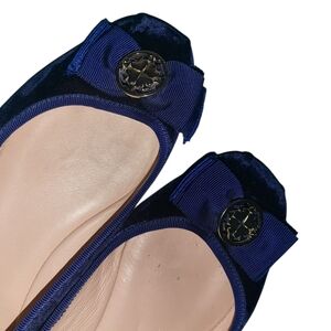 Kate Spade Blue and Cream Flats with Elegant Medallion